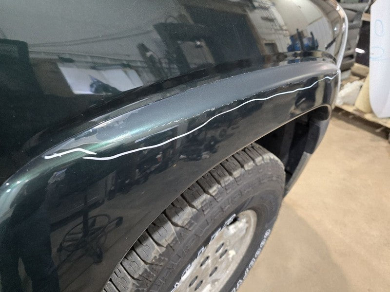 Passenger Right Fender With Fender Flare Fits 00-06 SUBURBAN 1500 6387