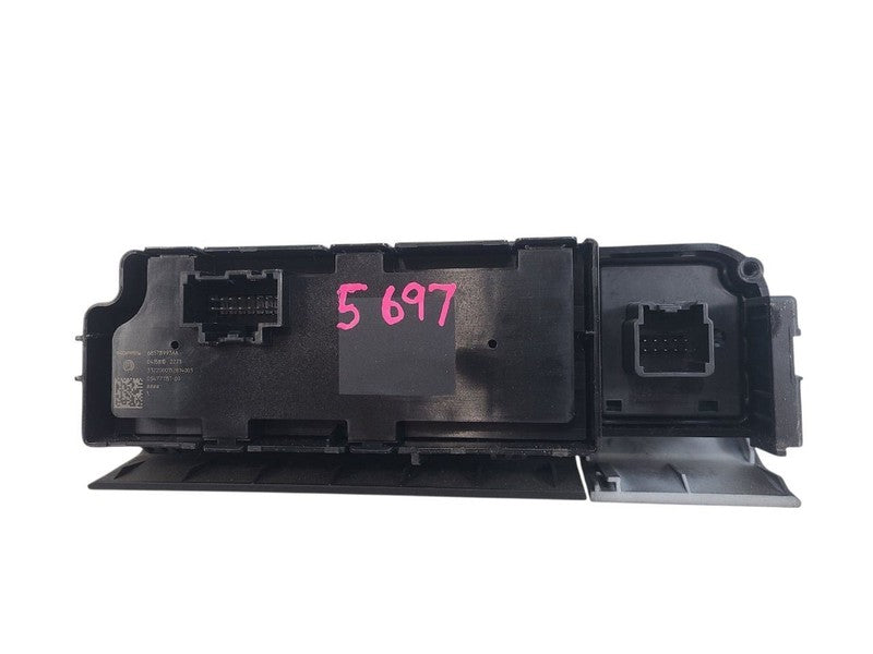 RAM3500   2023 Dash/Interior/Seat Switch 677924