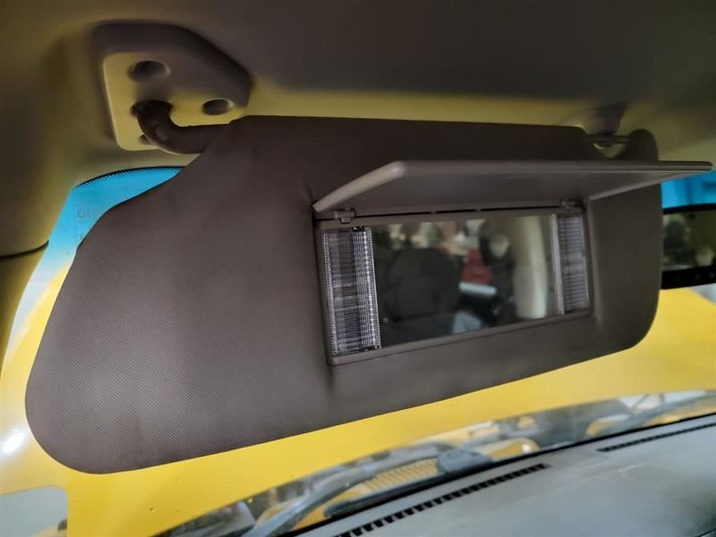 Driver Left Sun Visor Fits 06-10 HUMMER H3 572052