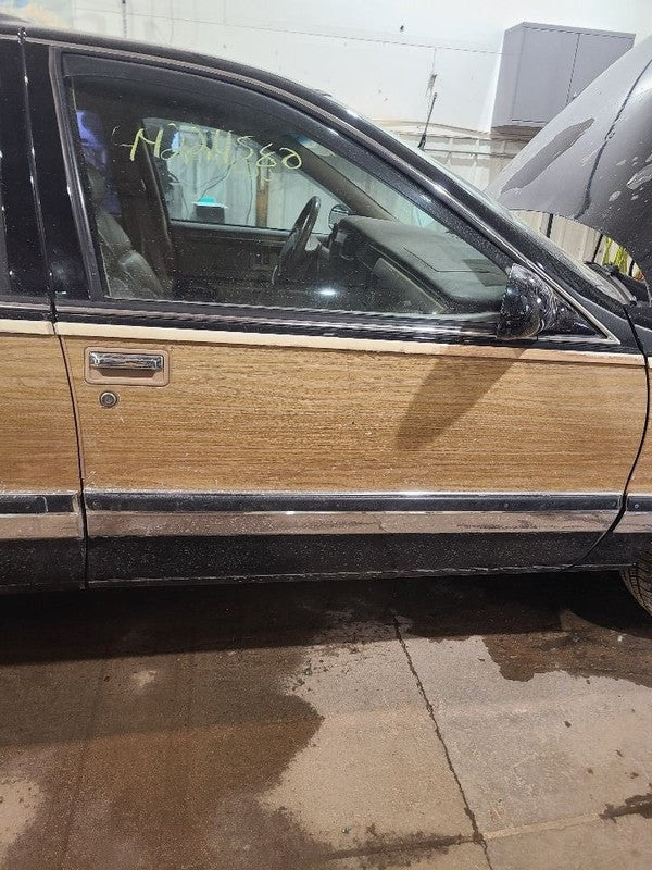Passenger Right Front Door Electric Fits 95-96 CAPRICE 658380