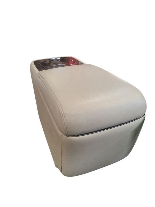 QX80      2015 Console Front 654162