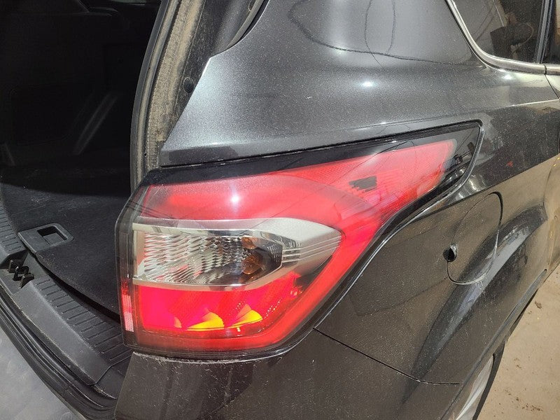 Passenger Tail Light Quarter Panel Mounted Fits 17-18 ESCAPE 650380