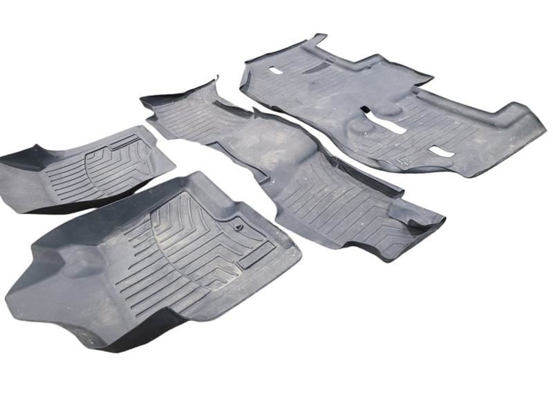 SUBURBN15 2015 Floor Mat 600838
