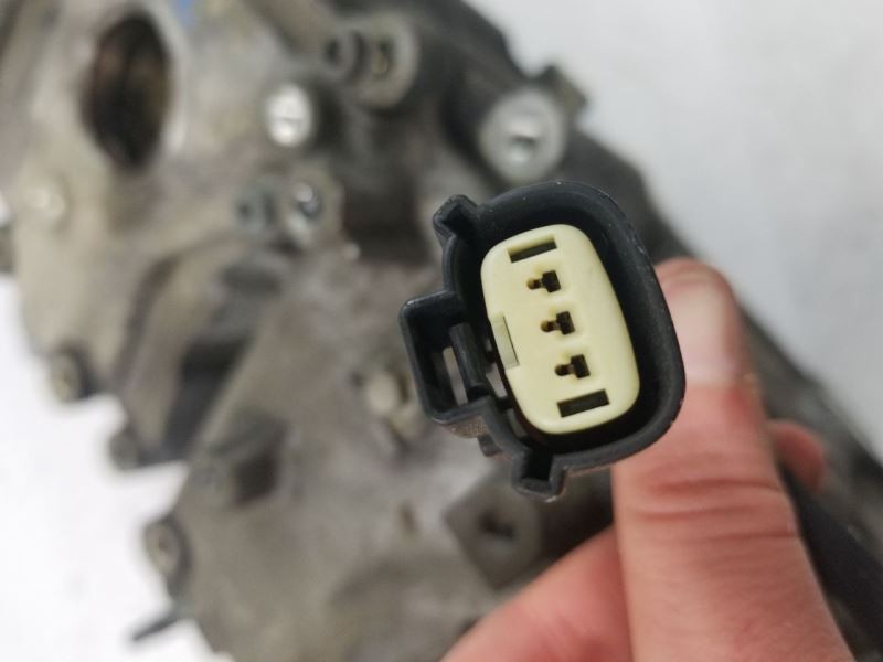SILVRDO35 2012 Valve Cover 282504