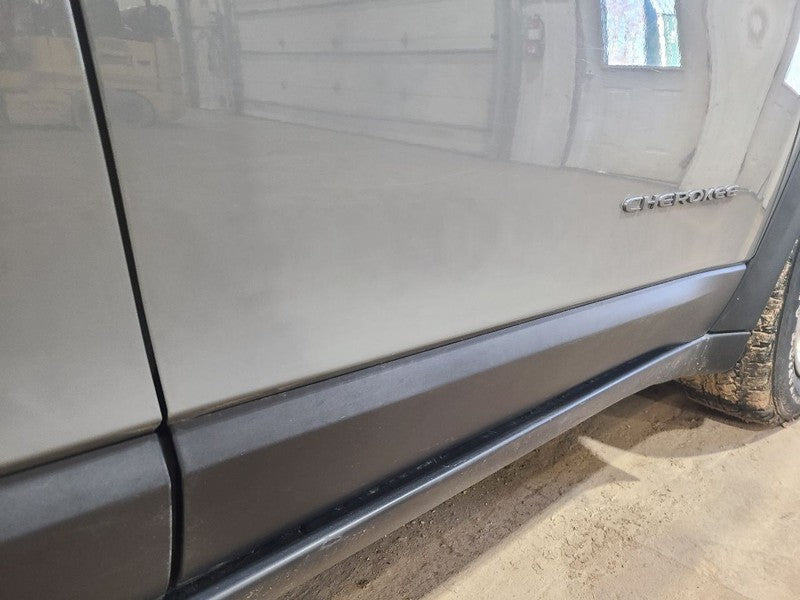 Passenger Front Door Electric Tempered Glass Fits 19-21 CHEROKEE 66167