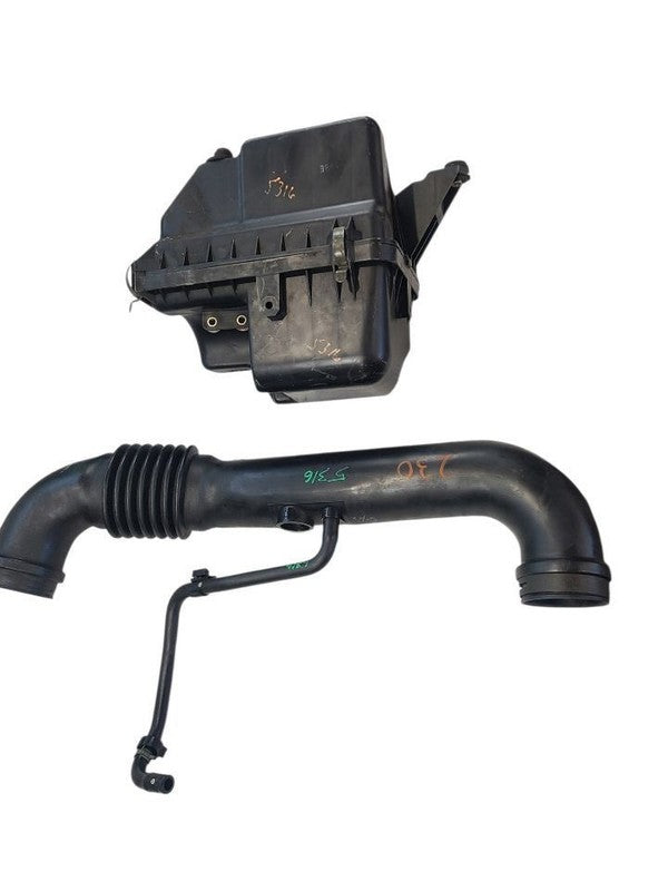 Air Cleaner 1.8L Fits 99-02 MAZDA MX-5 MIATA 676664