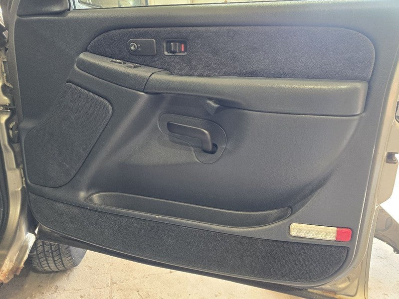 SILVRDO25 2001 Front Door Trim Panel 646813