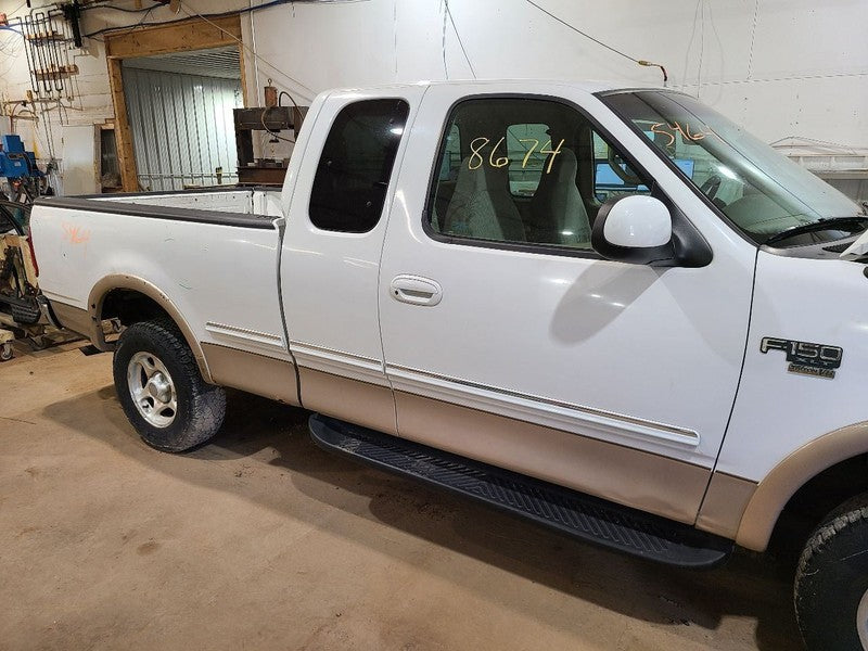 F150      1998 Front Door Trim Panel 663137