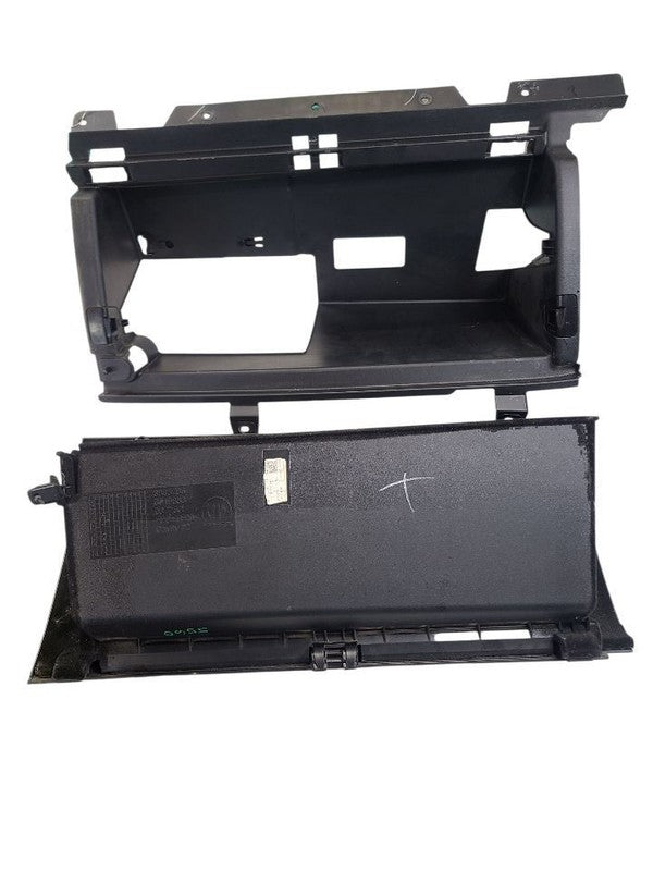 RAM3500   2019 Glove Box 669508
