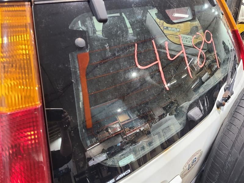 Back Glass Without Privacy Tint Fits 02-06 CR-V 570926