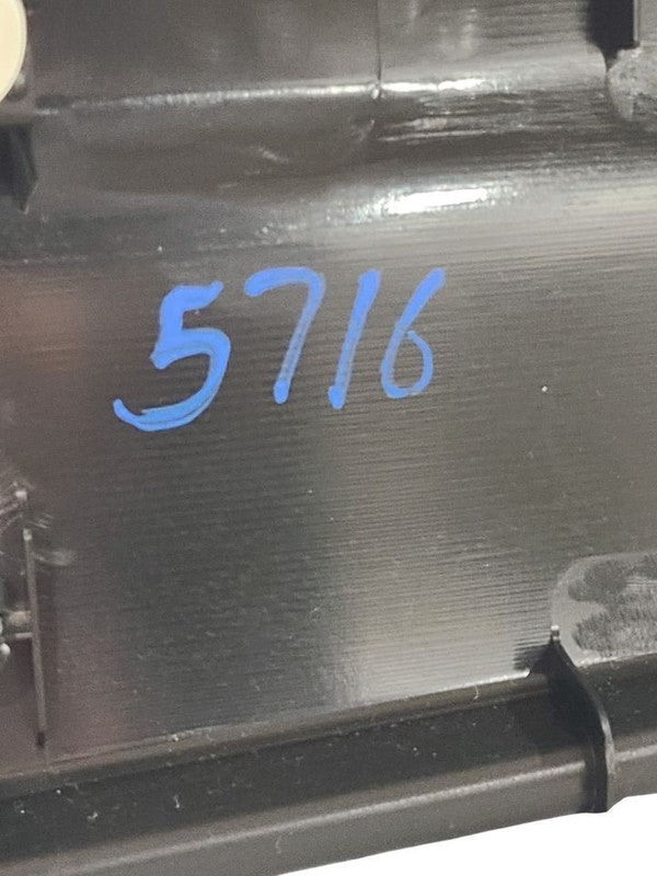 CX-5      2021 Front Door Trim Panel 679087