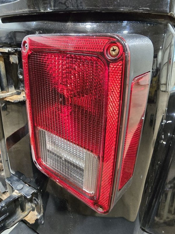 Passenger Tail Light VIN W 6th Digit Jk Body Fits 07-18 WRANGLER 62103