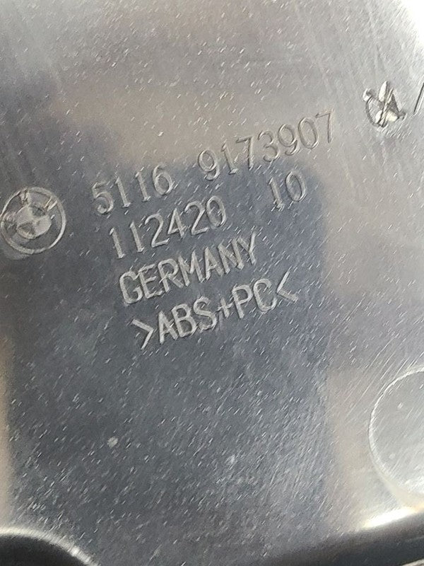 535I      2016 Glove Box 674551