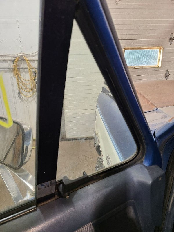 Driver Left Front Door Vent Glass Fits 87-91 BRONCO 680508