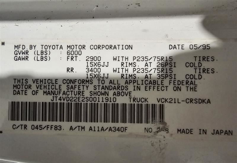 T100      1995 Seat Belt Rear 593147