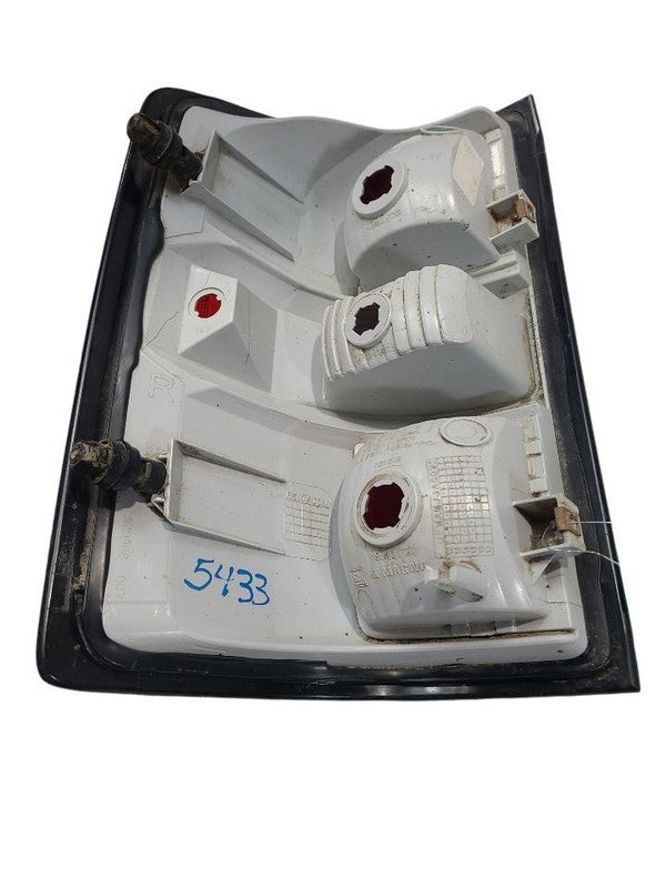 Passenger Tail Light Classic Style Pickup Fits 16-19 SIERRA 1500 PICKU