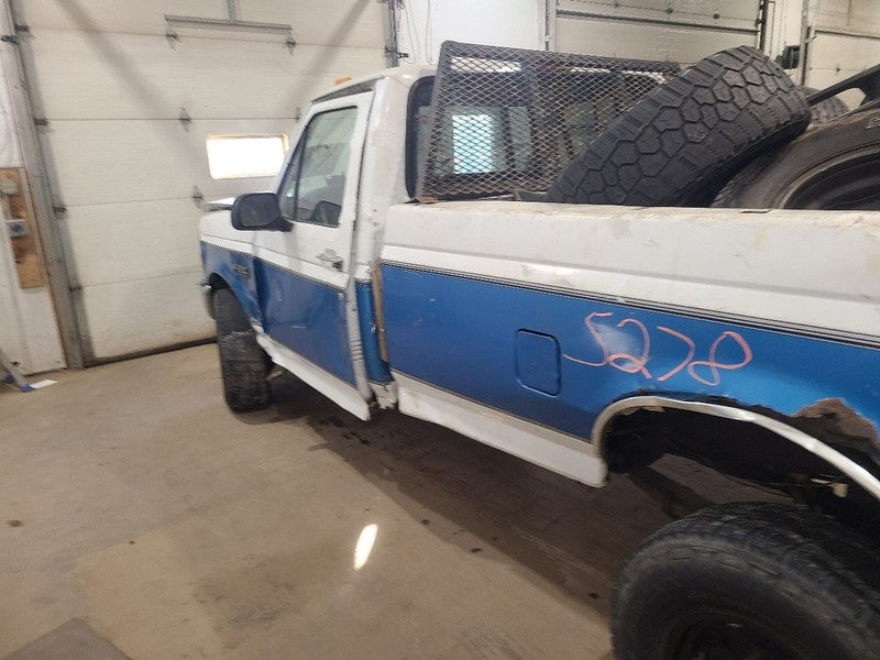 Driver Front Spindle/Knuckle Knuckle Fits 86-94 FORD F250 PICKUP 65078