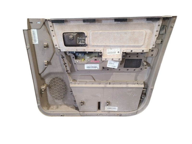 RAM2500   2010 Front Door Trim Panel 661989