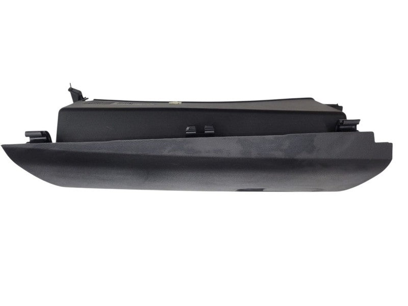 RAM3500   2023 Glove Box 677888