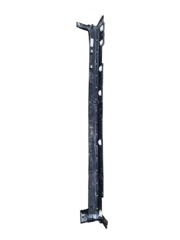 EQUINOX   2018 Rocker Panel Moulding 672407