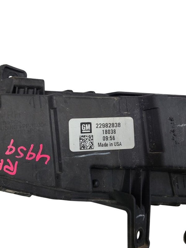 Passenger Corner/Park Light Fog-driving Bumper Mounted Fits 16-18 MALI