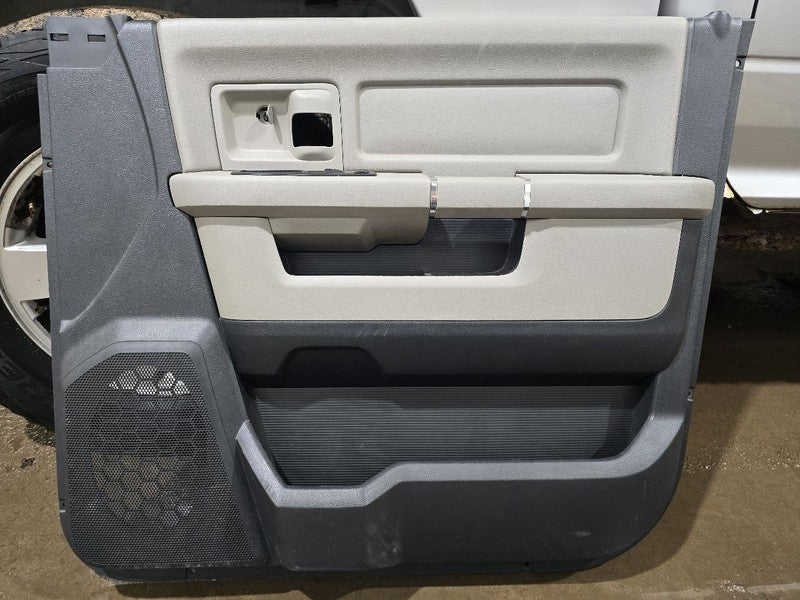 RAM1500   2009 Front Door Trim Panel 627695