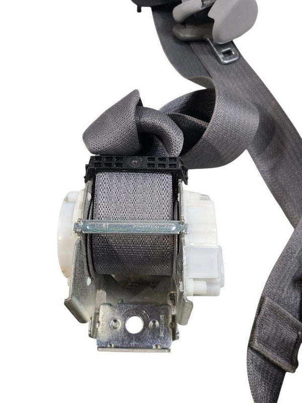 SUBURBN15 2015 Seat Belt Rear 647324