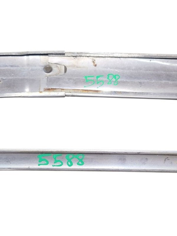 DART      1963 Windshield Frame        671238