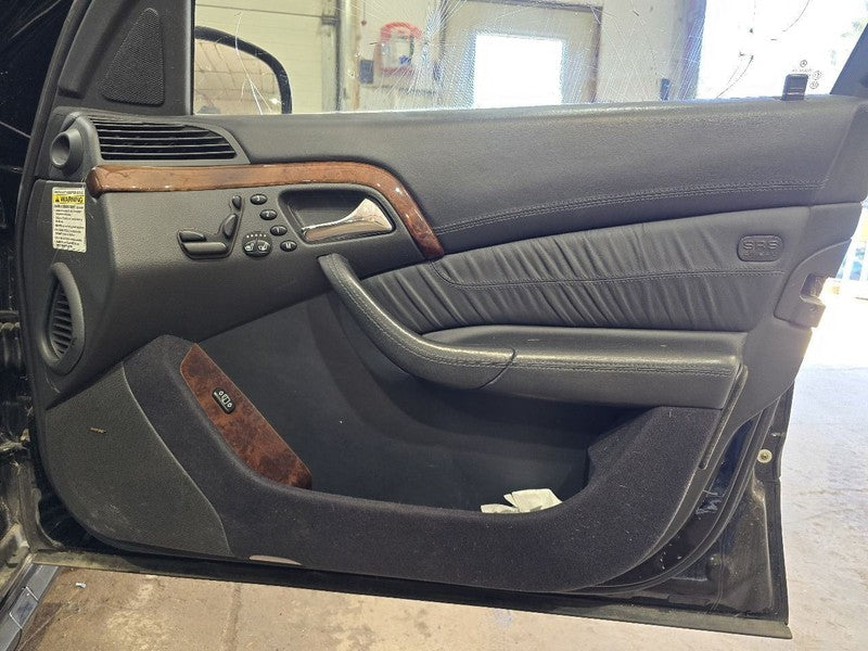 S600      2002 Front Door Trim Panel 628973