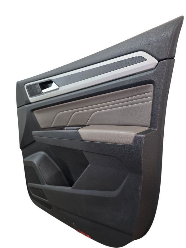 ATLAS     2021 Front Door Trim Panel 647666