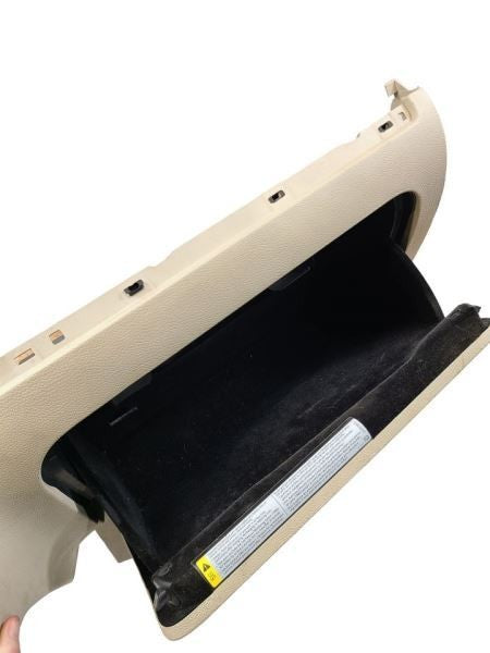 JETTA     2014 Glove Box 569108