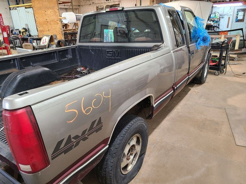 TCHEV1500 1998 Fuel Filler Door 672122