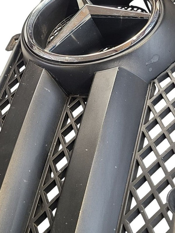 Grille Fits 10-13 MERCEDES SPRINTER 2500 673563