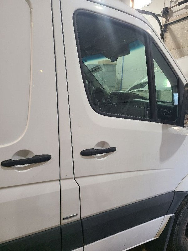 Passenger Right Front Door Fits 10-18 MERCEDES SPRINTER 2500 679648