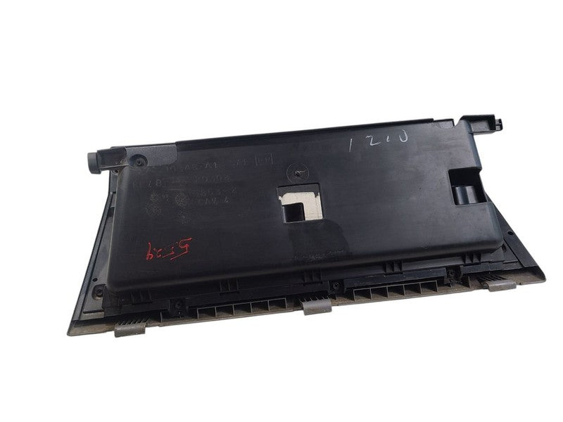 RAM1500   2001 Glove Box 667063
