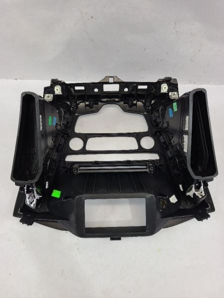 FOCUS     2015 Dash Bezel 555678