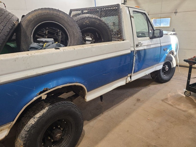 Driver Front Spindle/Knuckle Knuckle Fits 86-94 FORD F250 PICKUP 65078