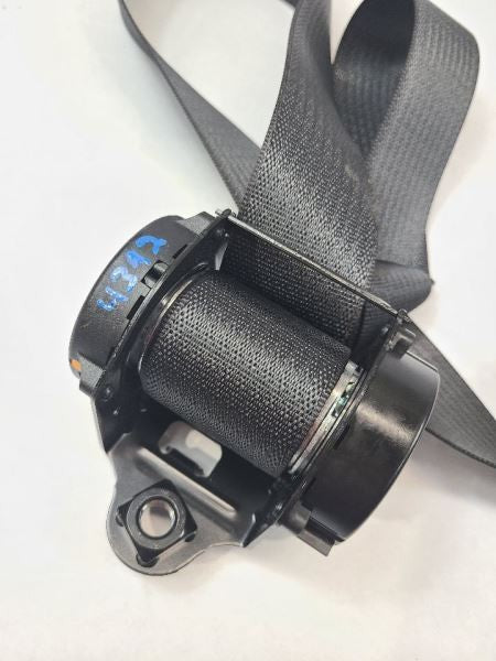REAR XT5       2019 2nd Row Drivers Side Retractor Seat Belt Rear 5607