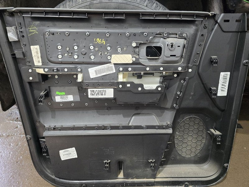 RAM1500   2016 Front Door Trim Panel 620335