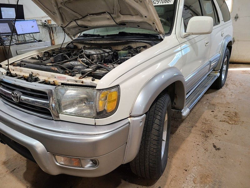 Passenger Right Headlight Fits 99-02 4 RUNNER 663390