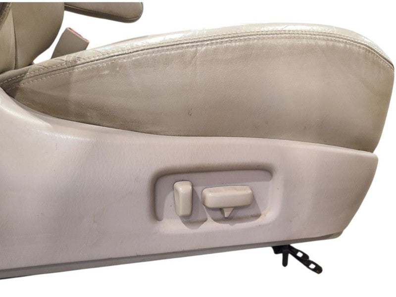 LX470     1999 Front Seat 674379