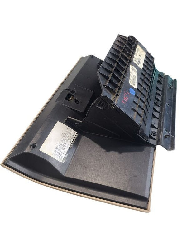 H3        2006 Glove Box 665593