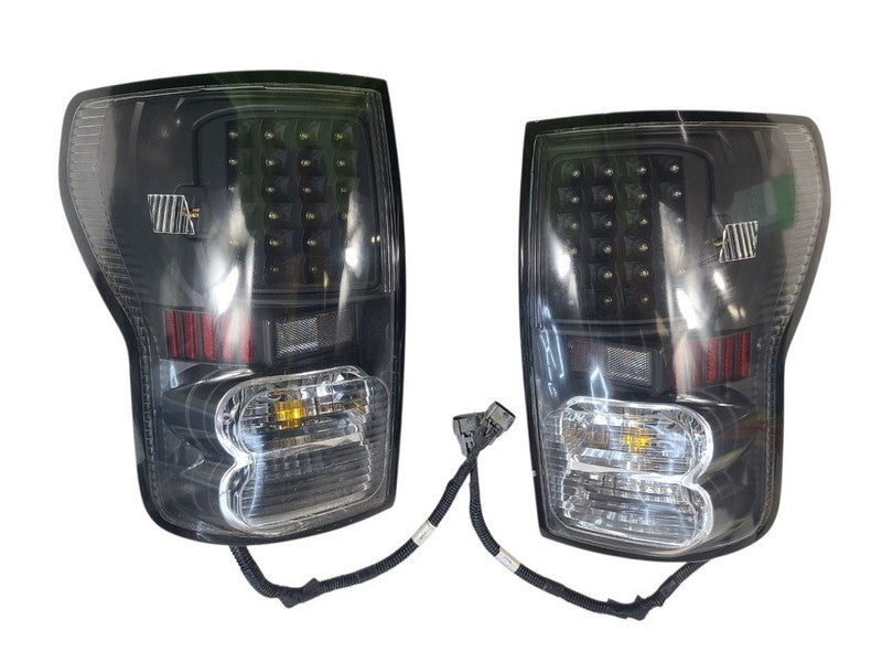 Passenger Right Tail Light Fits 10-13 TUNDRA 676590