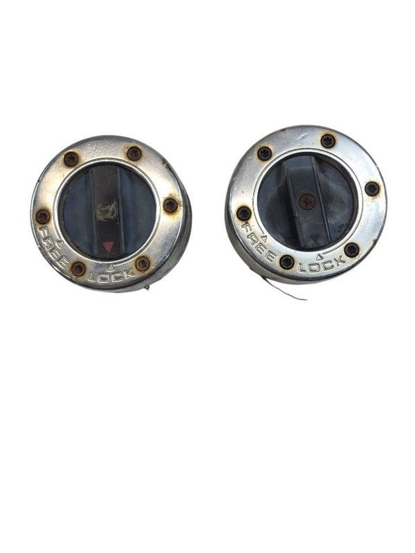TCHEV10   1987 Locking Hubs 654089