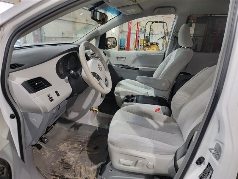 Passenger Dash Fits 12-14 SIENNA 284304