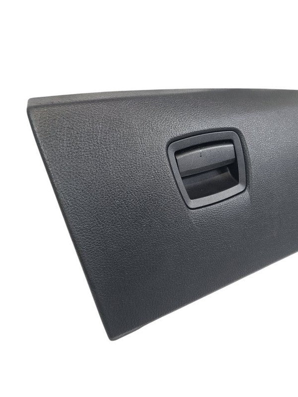 528I      2015 Glove Box 615187