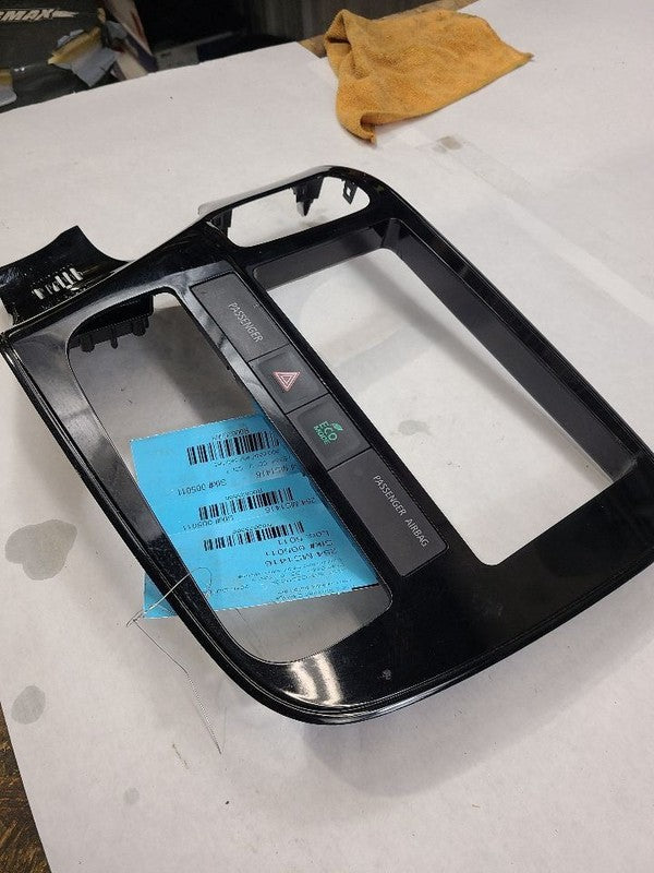 OUTLANDER 2016 Dash Bezel 625568