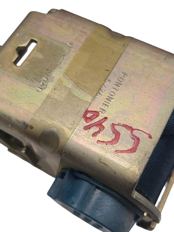 DART      1975 Seat Belt Front 668144