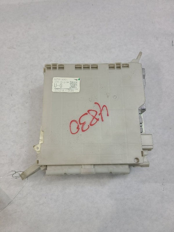 LS460     2008 Fuse Box Cabin 606547