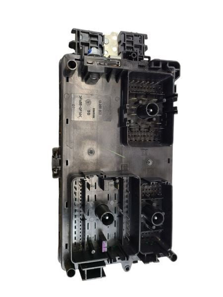 CANYON    2020 Fuse Box Engine 596037